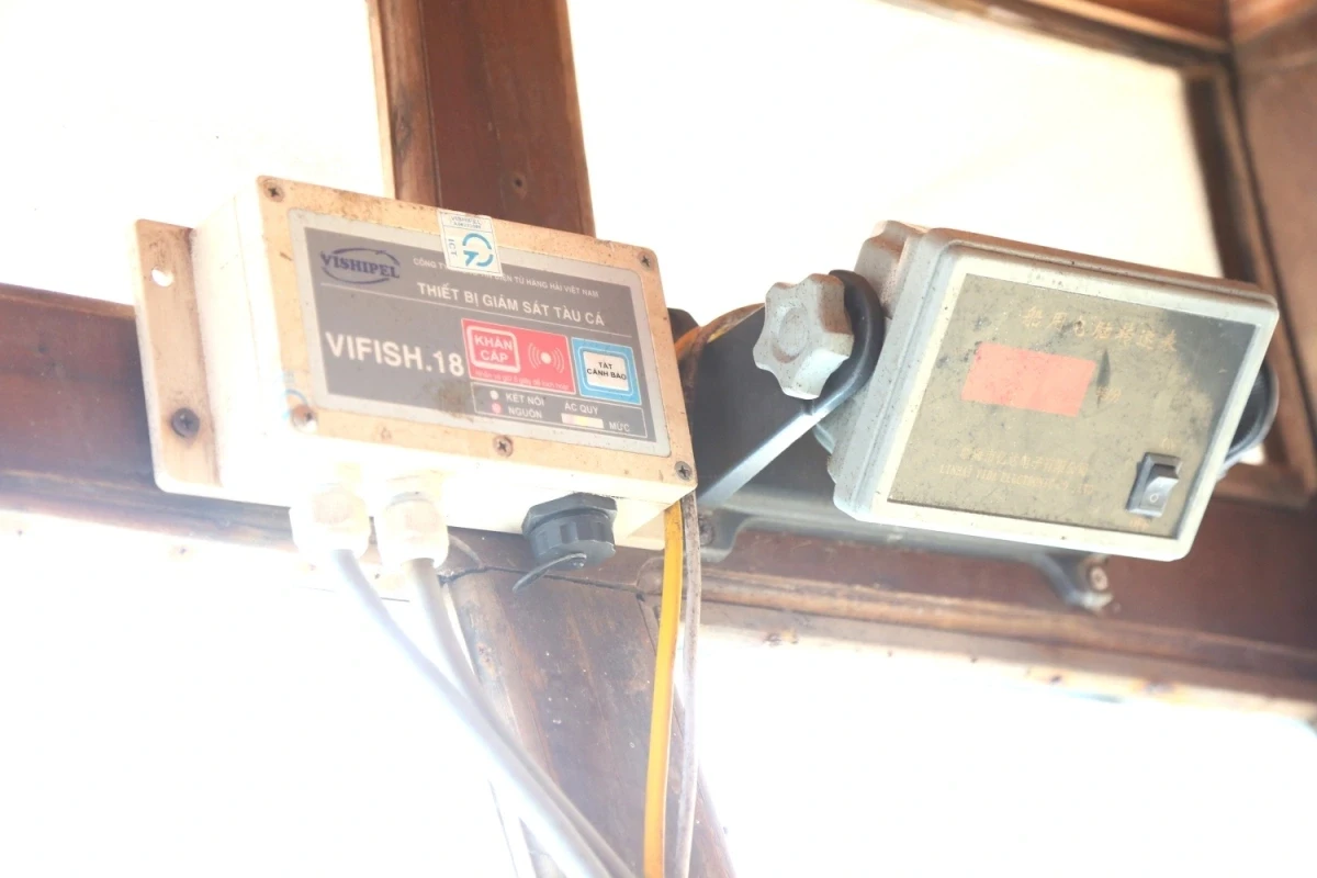 Dispositif de surveillance du trajet des navires de pêche.